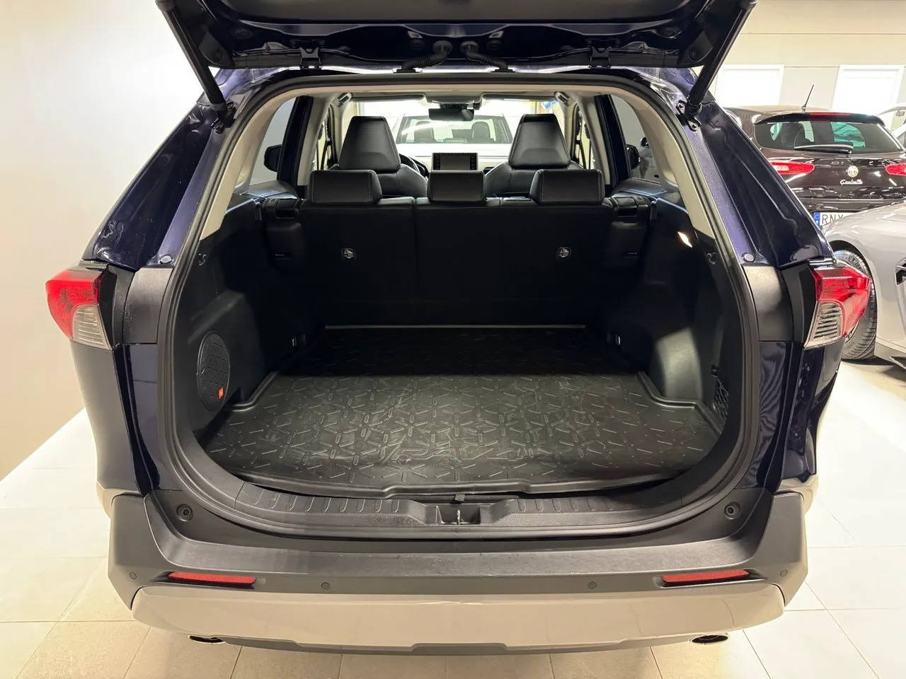 Vehicle image 22