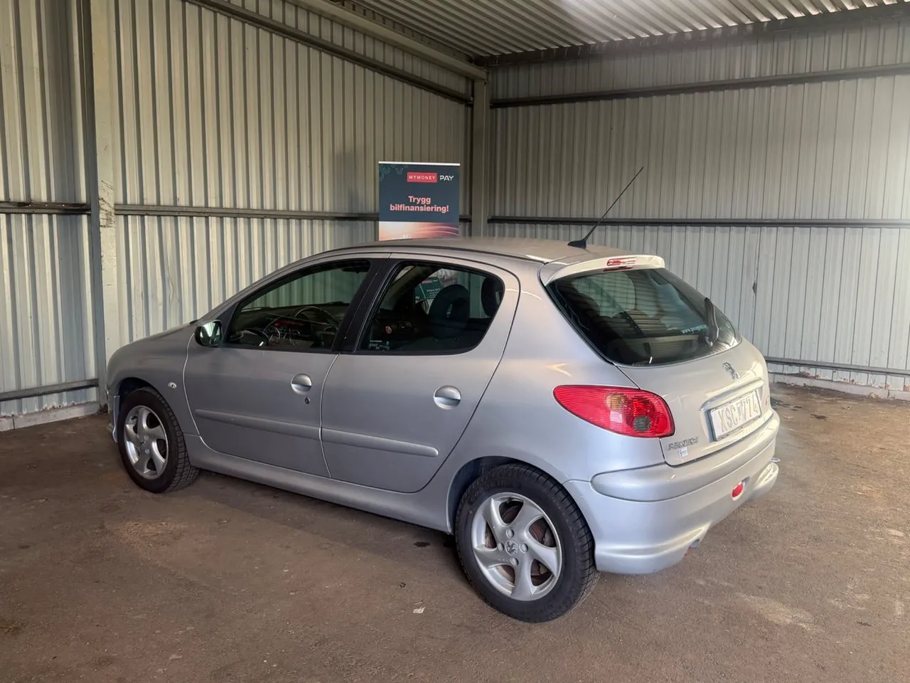 Vehicle image 6