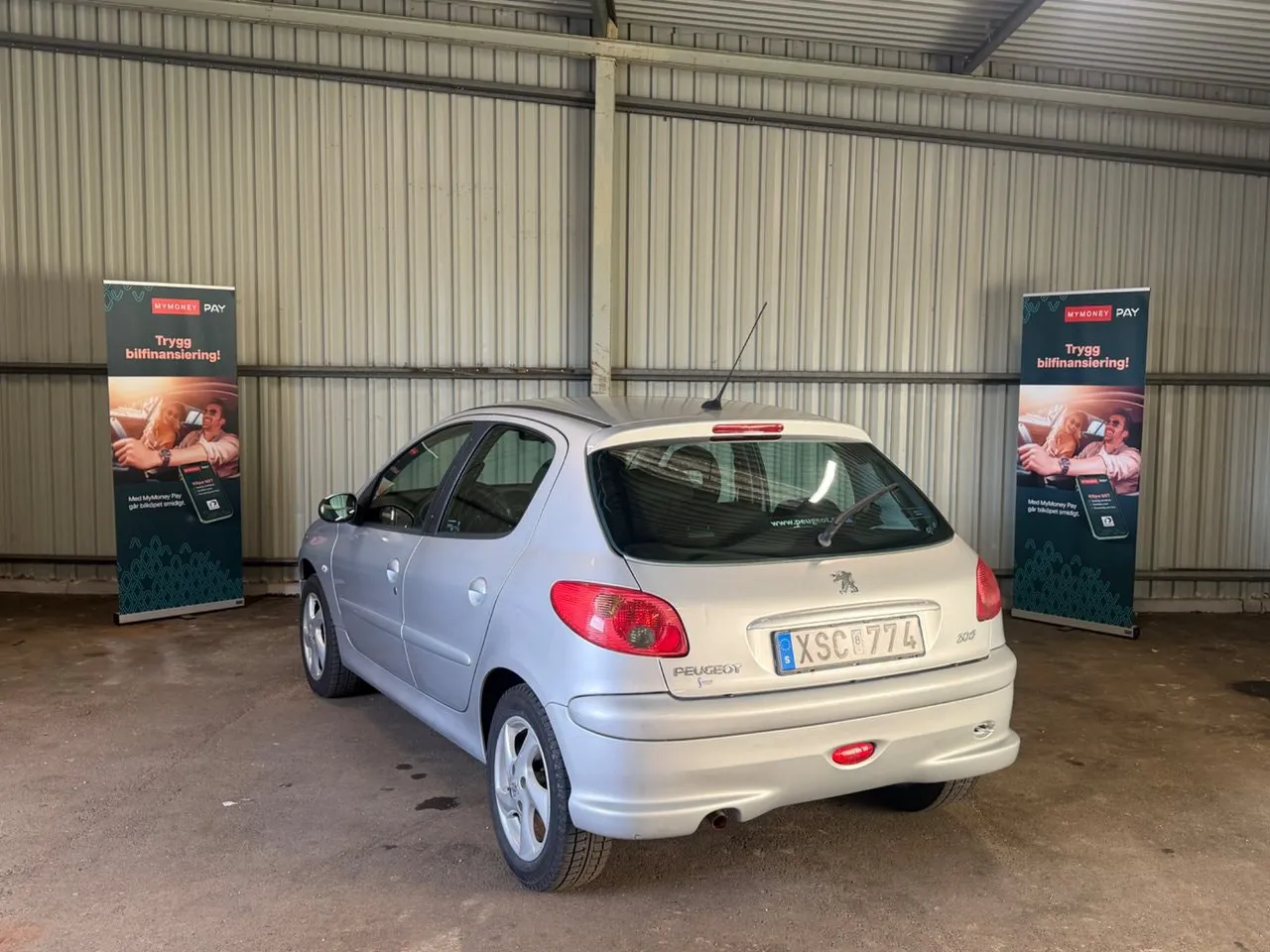 Vehicle image 5