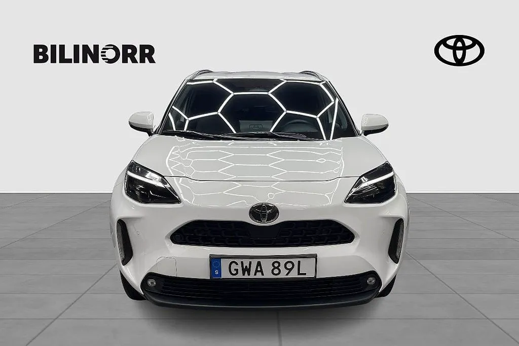 Vehicle image 6