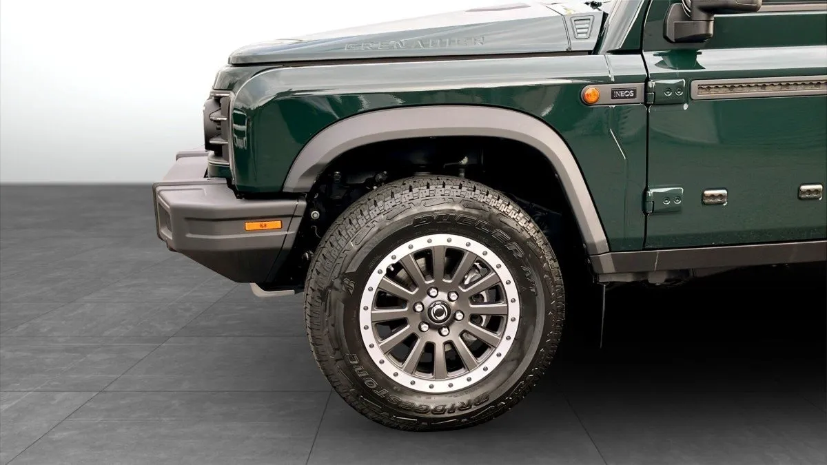Vehicle image 8