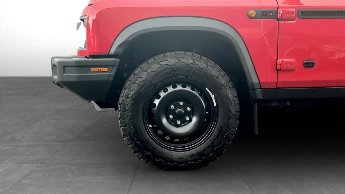Vehicle image 8