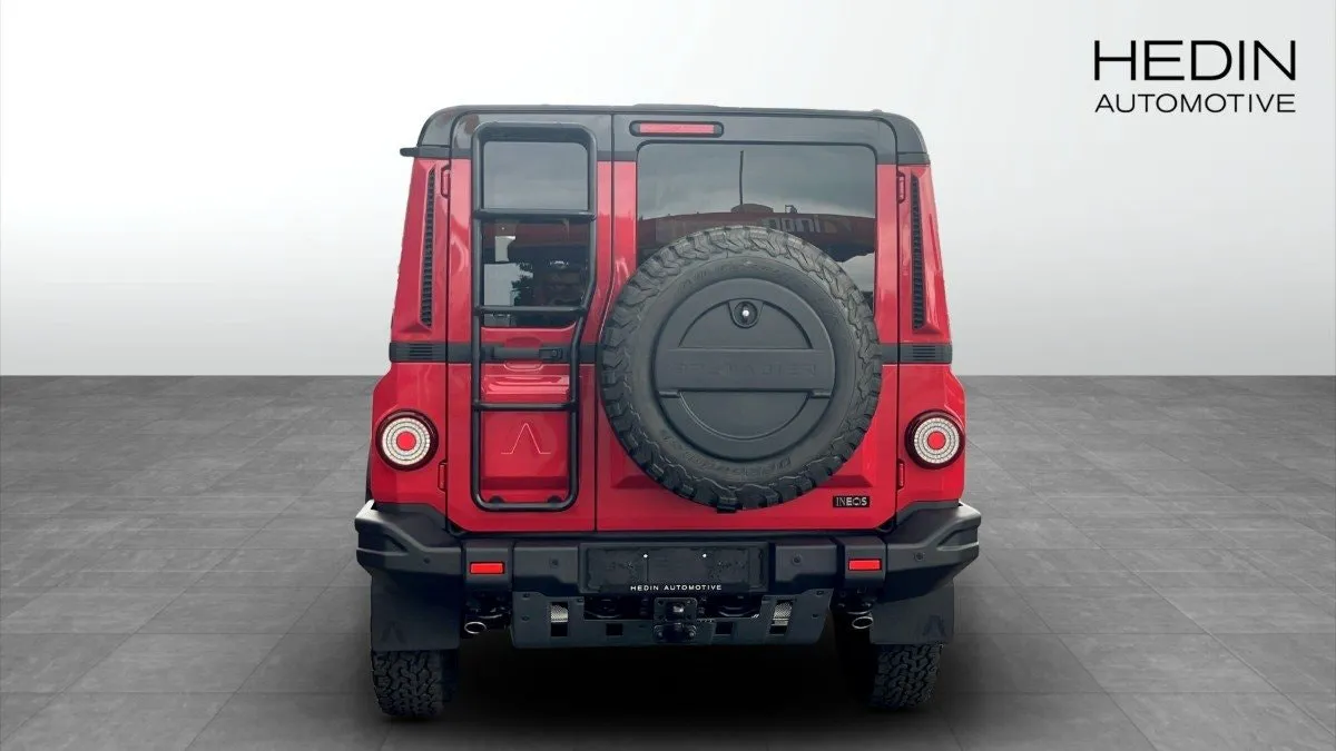 Vehicle image 6