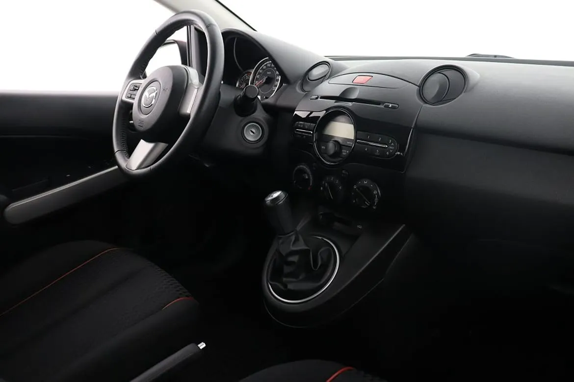 Vehicle image 14