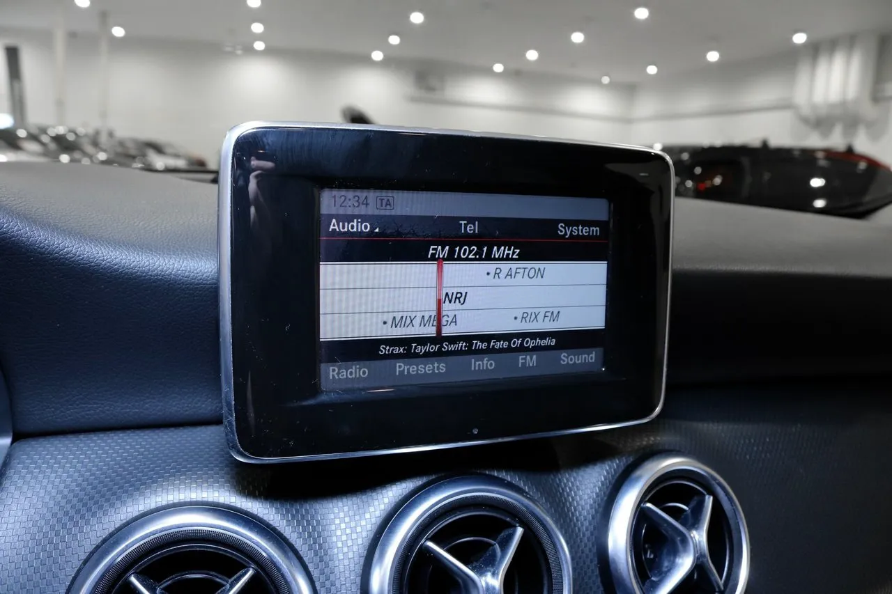 Vehicle image 20