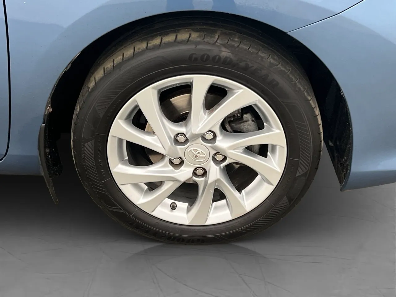 Vehicle image 9