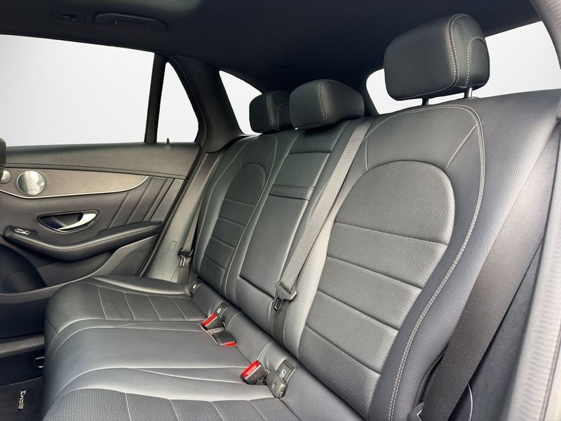 Mercedes GLC300 bild 13