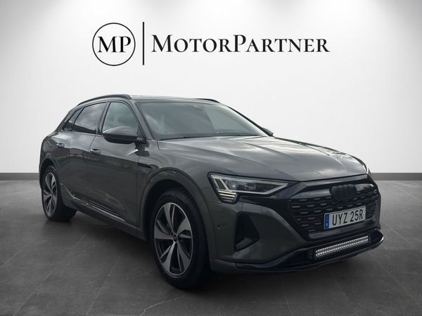 Audi Q8 e-tron 55 E-tron Quattro Navi B&O Pano 360 Värmepump MOMS - 2024