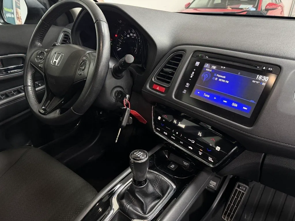 Vehicle image 13