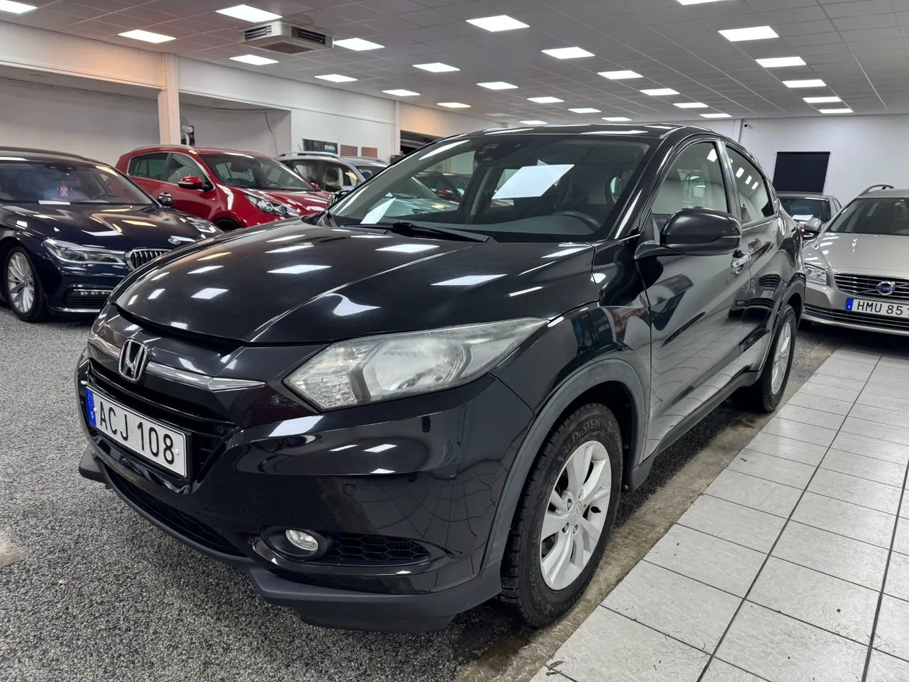Vehicle image 19