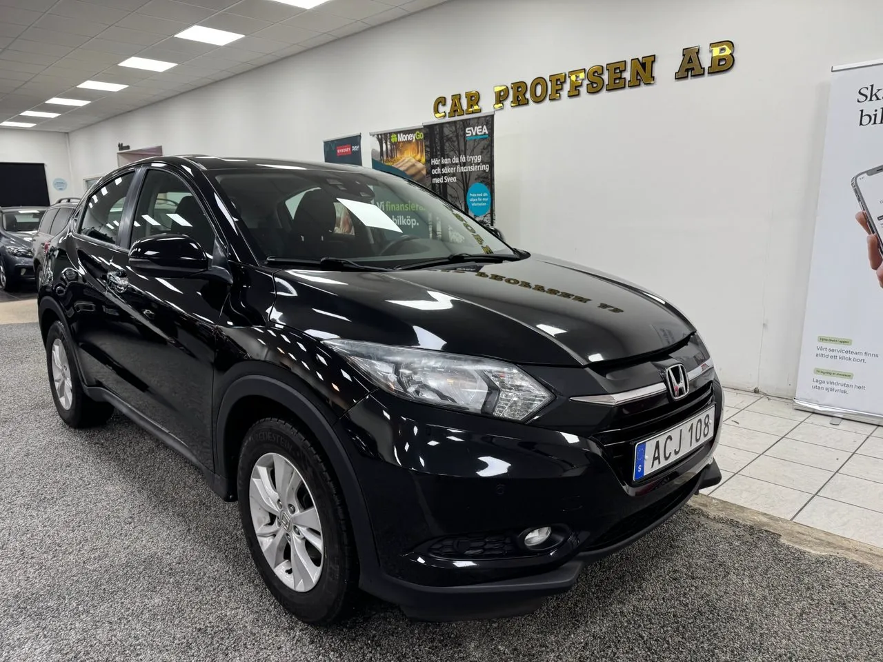 Vehicle image 18