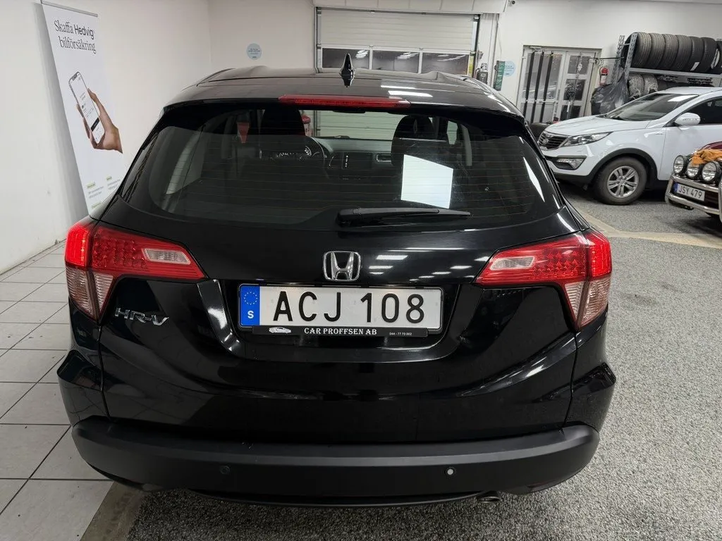 Vehicle image 16