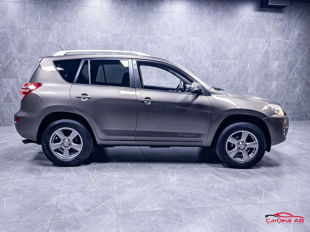 Vehicle image 7