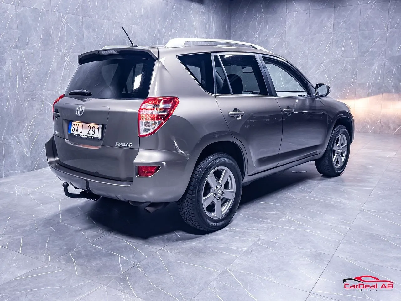 Vehicle image 6