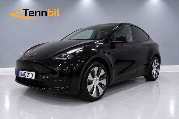 Tesla Model Y Standard Range RWD Dragkrok Panorama Autopilot - 2023