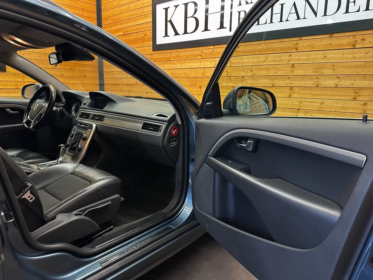 Vehicle image 21