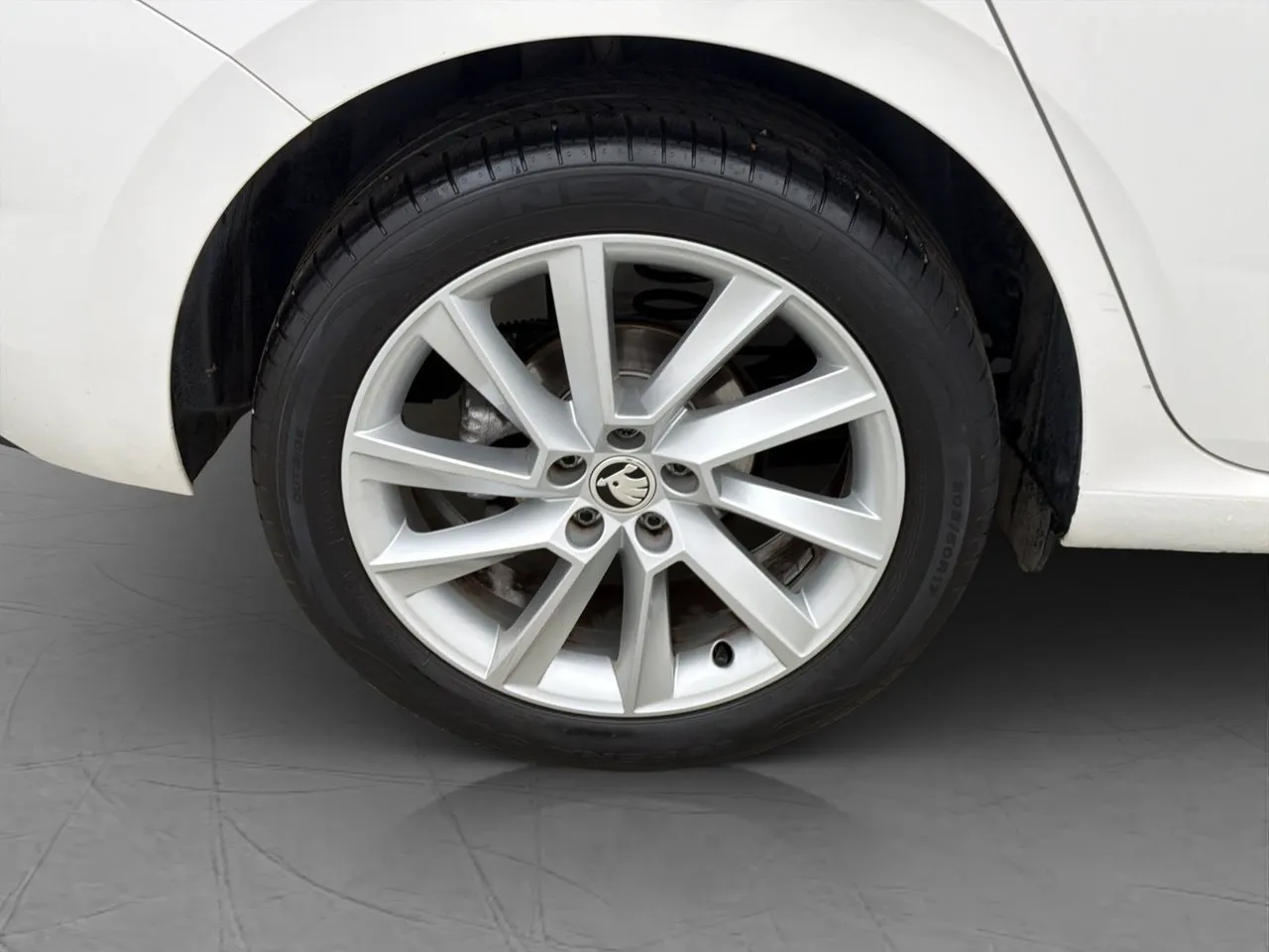 Vehicle image 31
