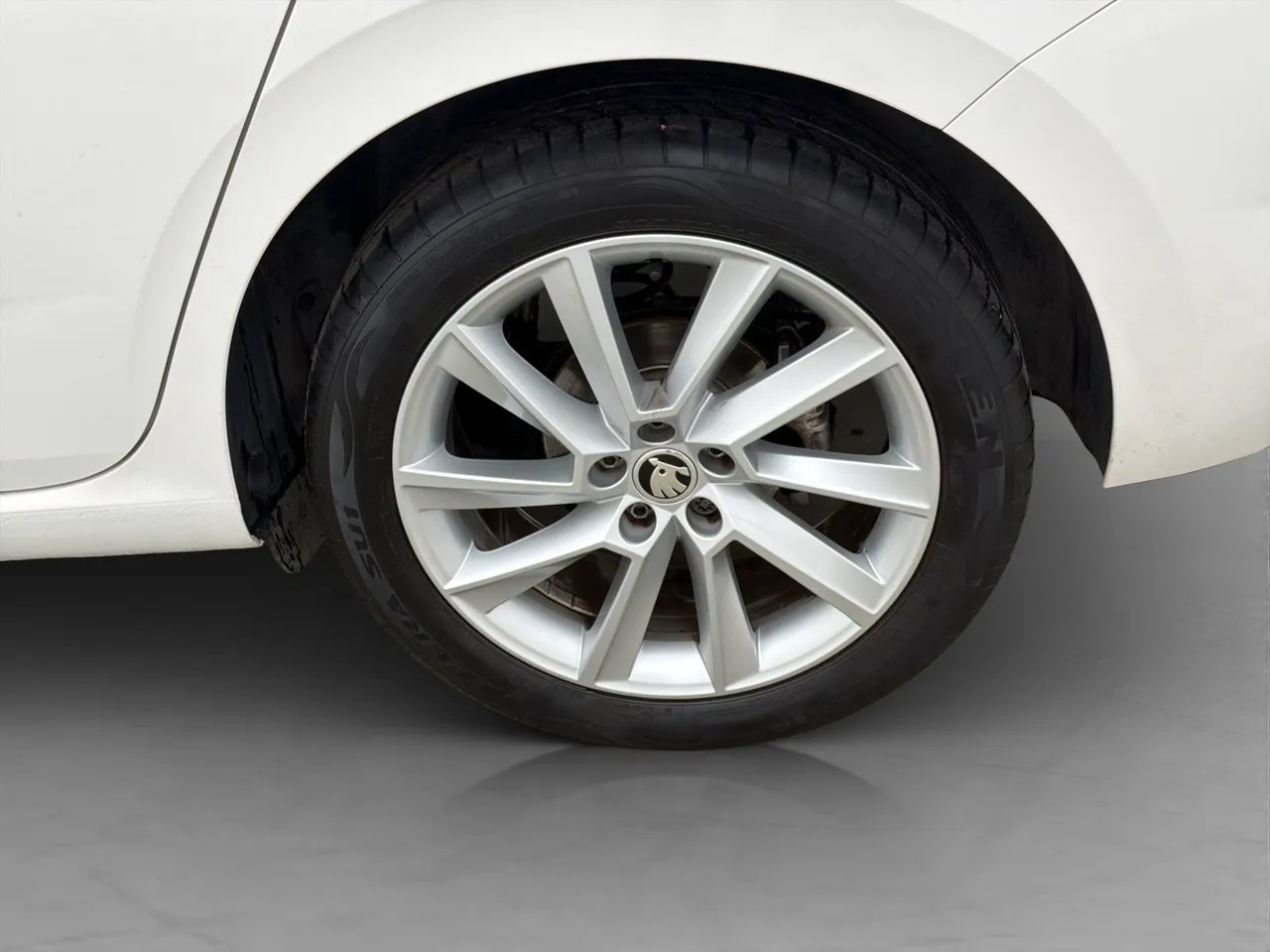 Vehicle image 30