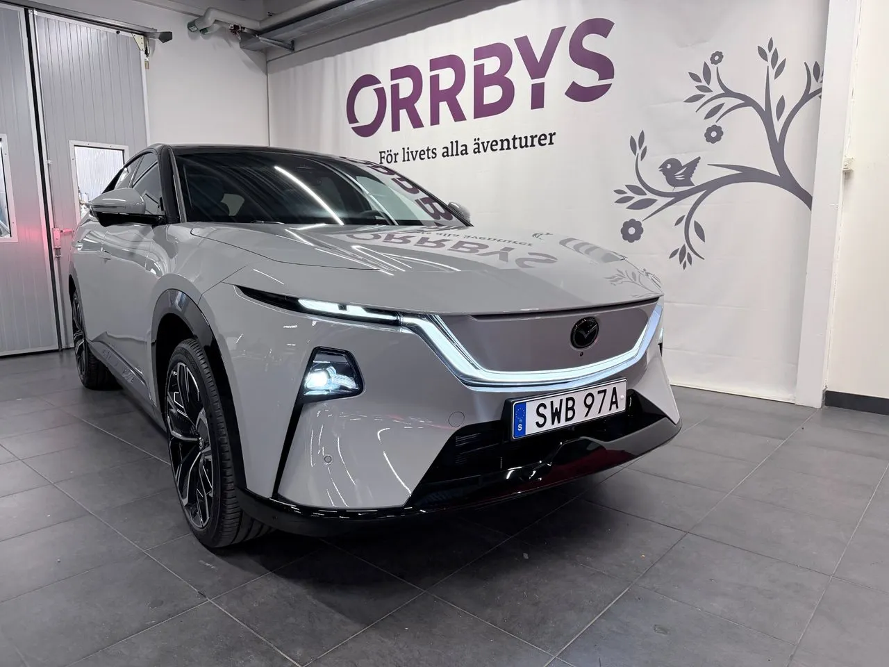 Vehicle image 1