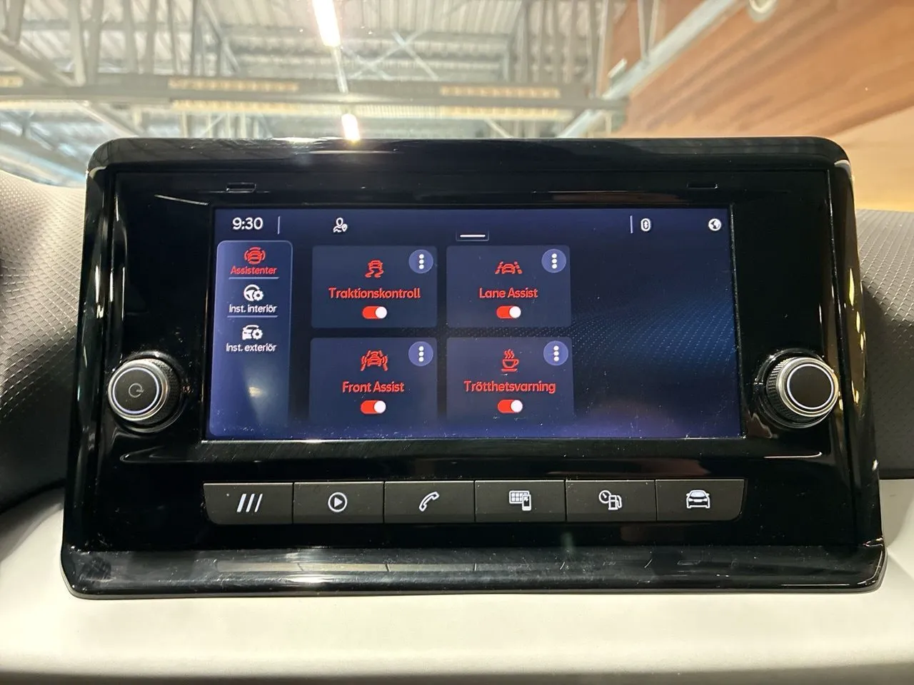 Vehicle image 16