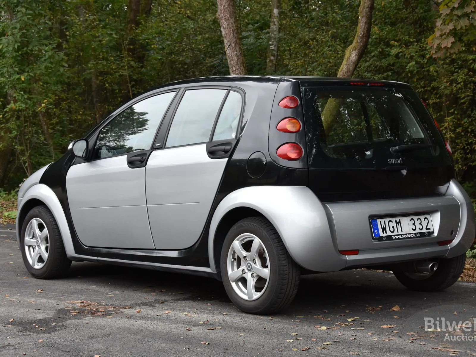Vehicle image 19