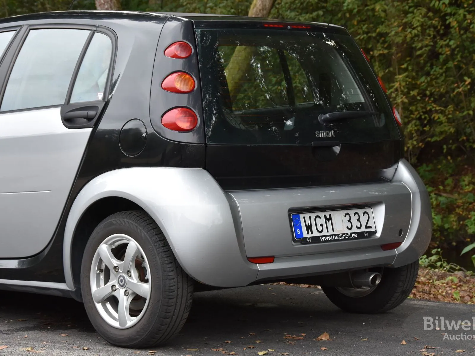 Vehicle image 18