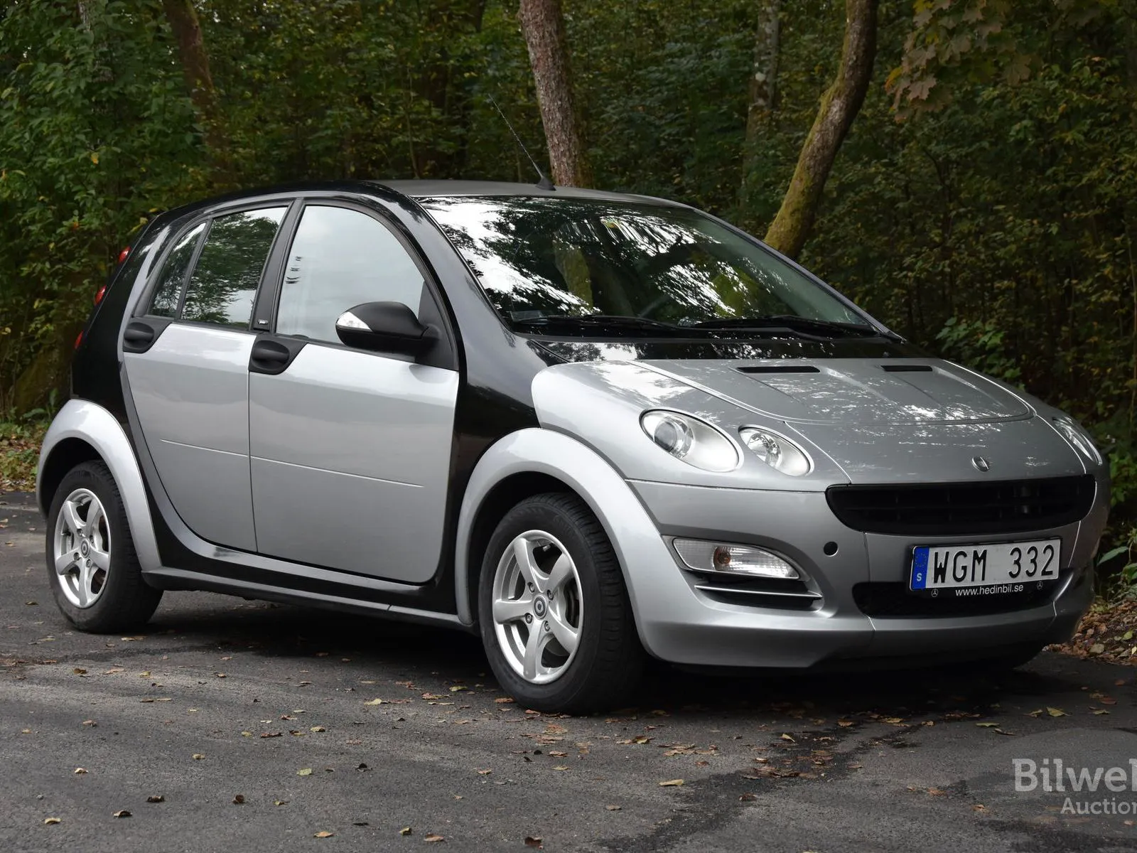 Vehicle image 6