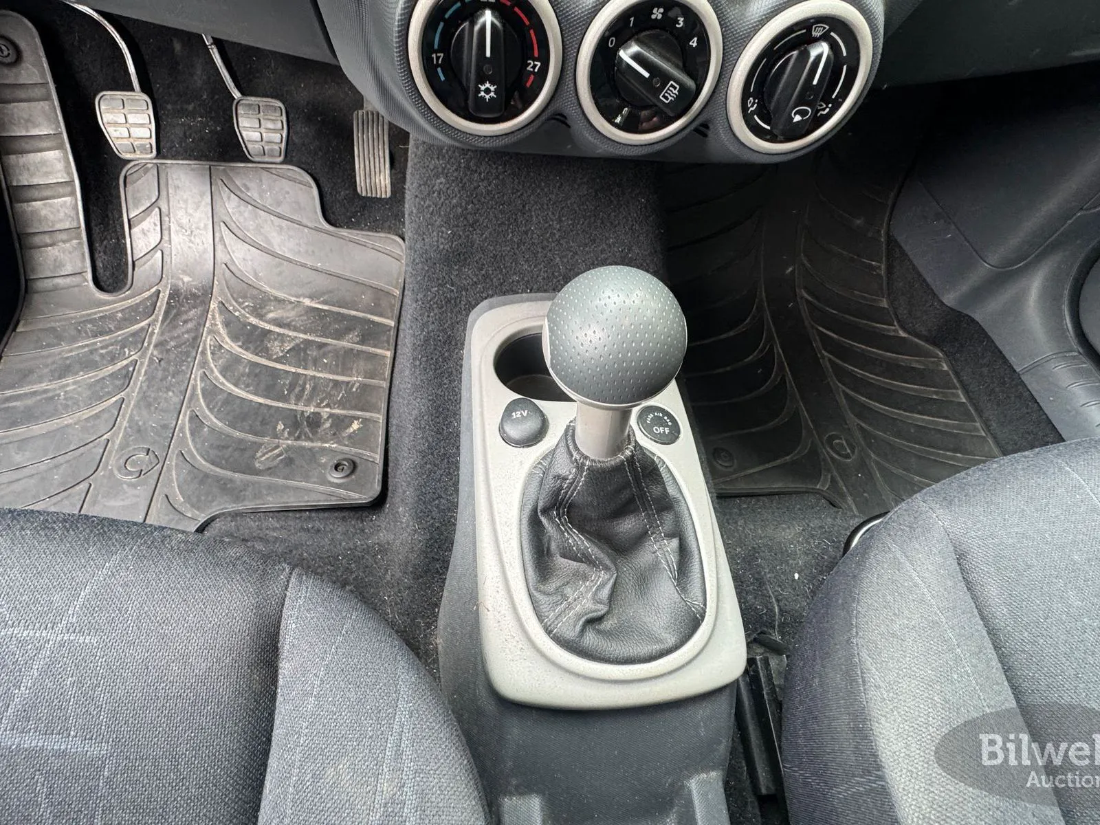 Vehicle image 48