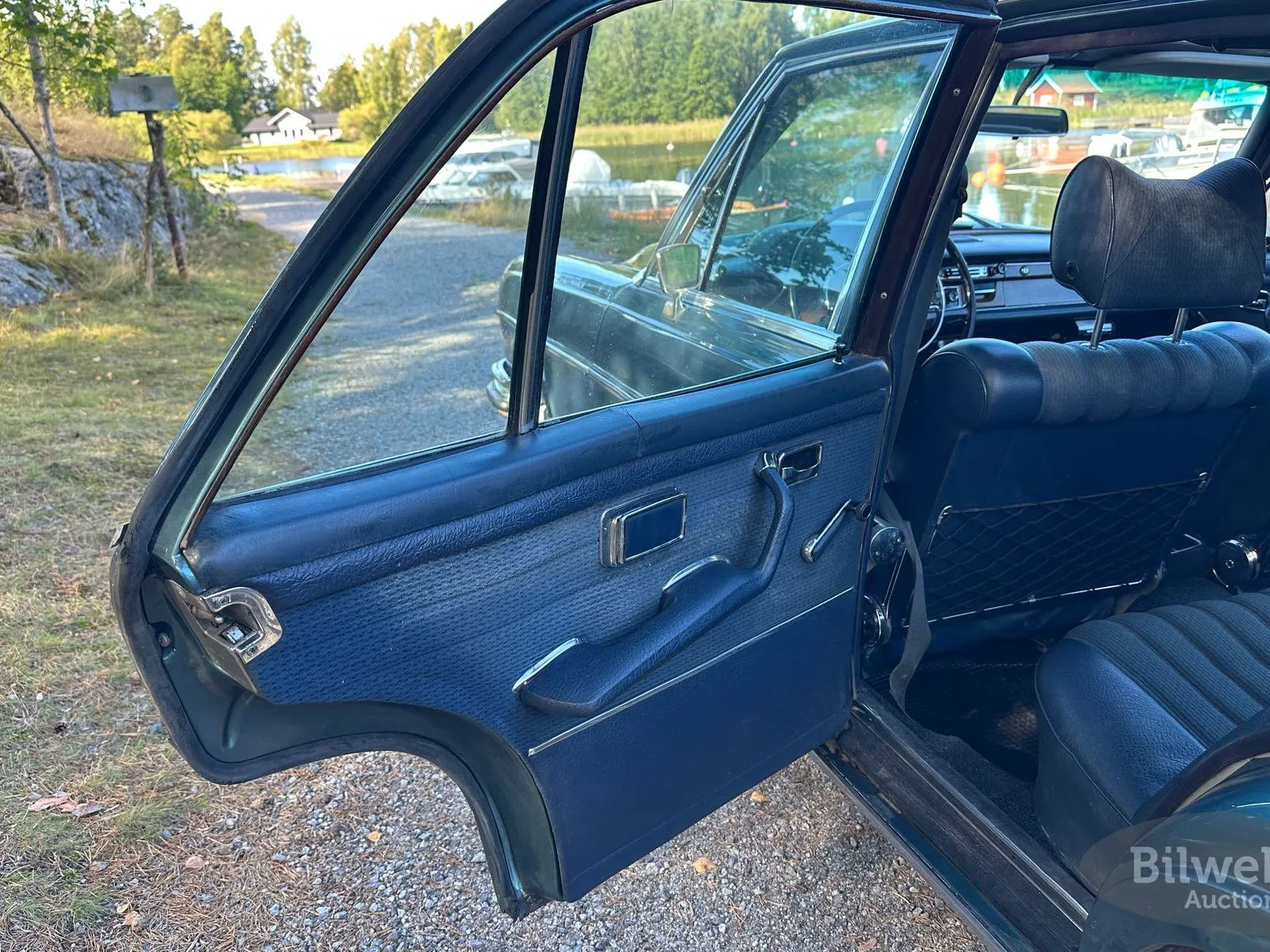 Vehicle image 40