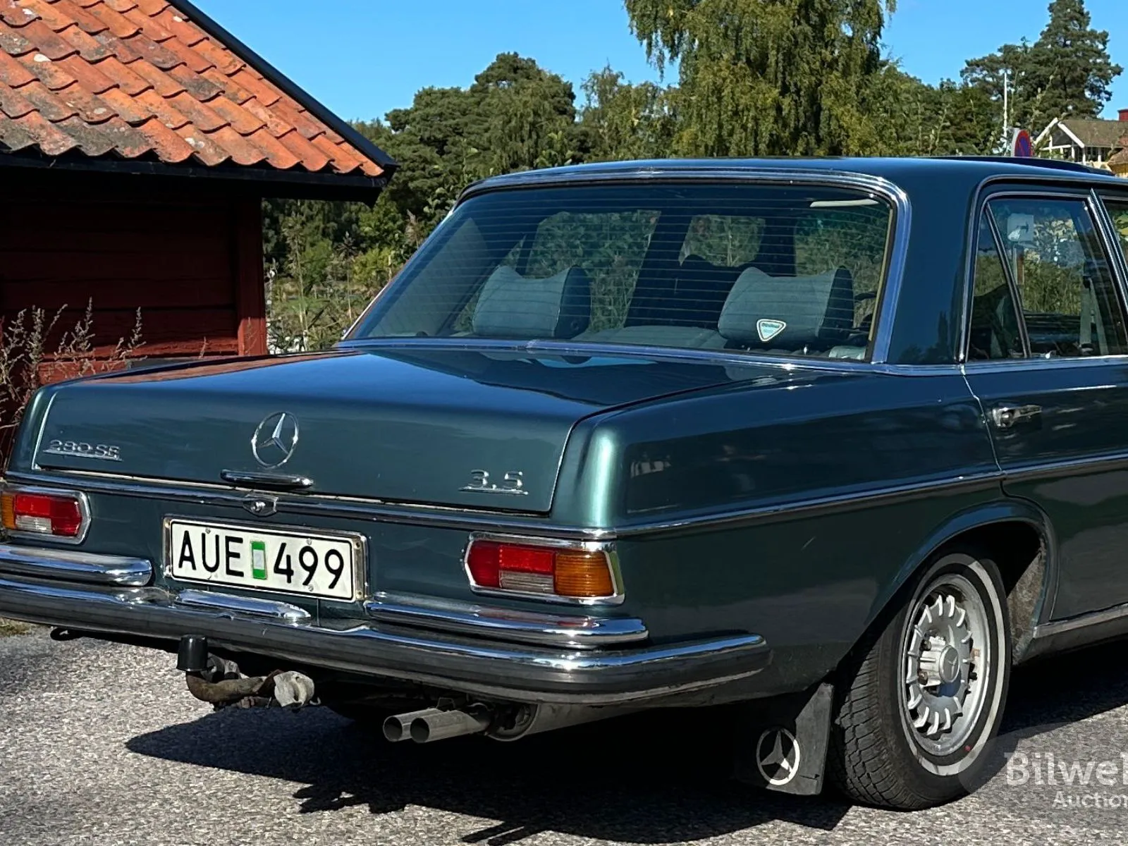 Vehicle image 28