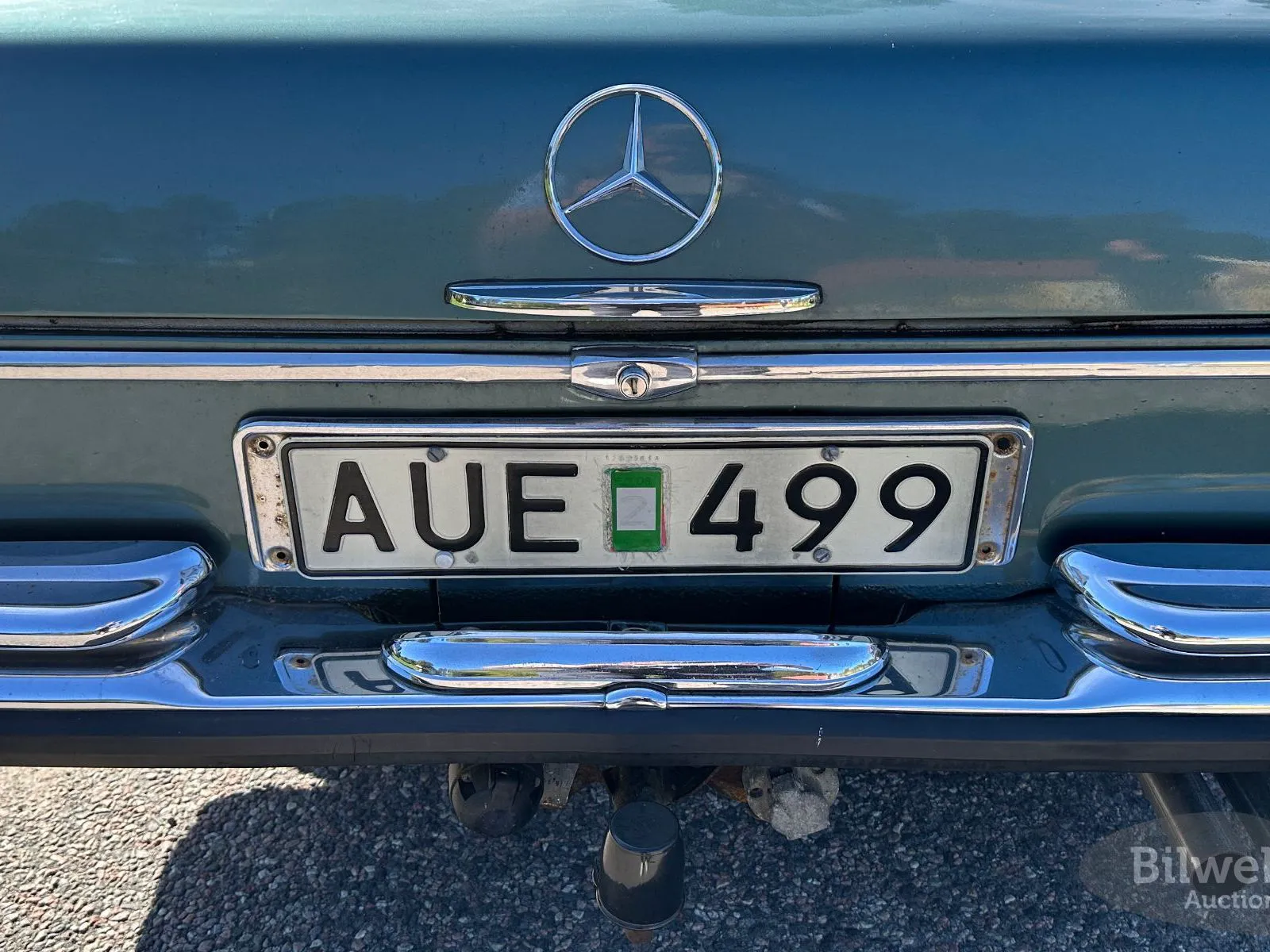 Vehicle image 101