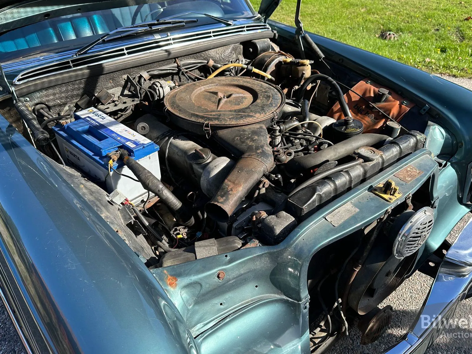 Vehicle image 19