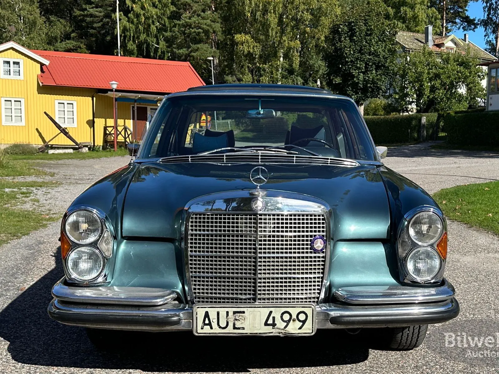 Vehicle image 27