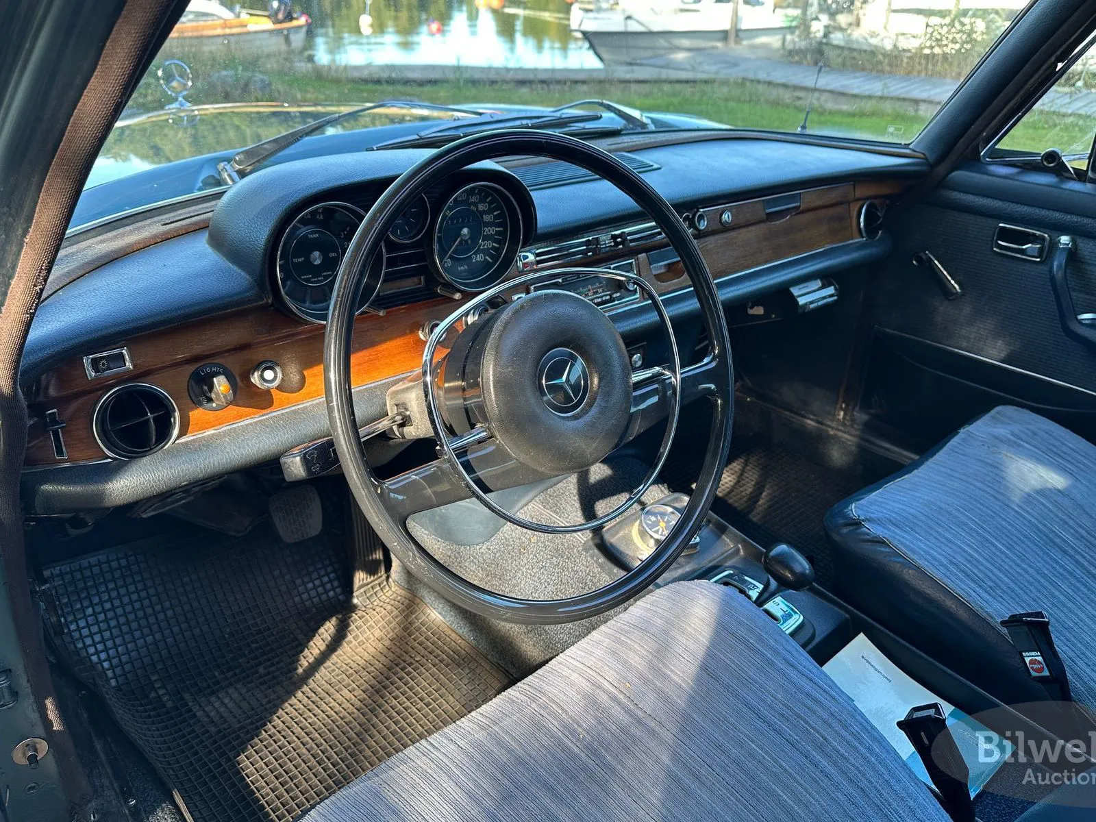 Vehicle image 39