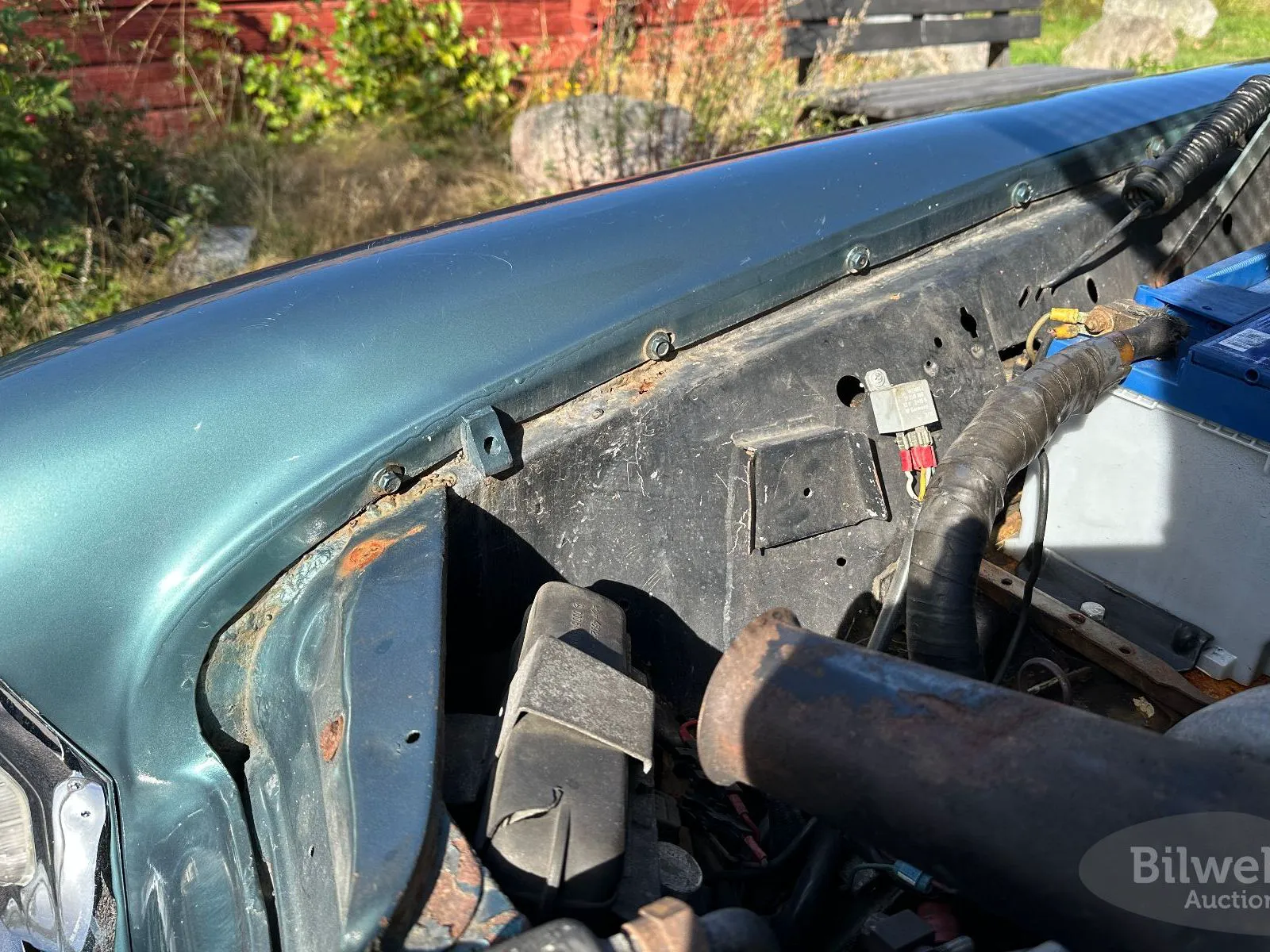 Vehicle image 15