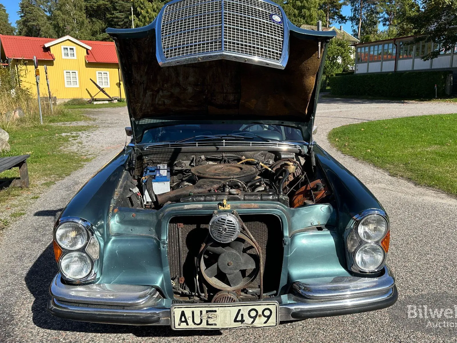 Vehicle image 25