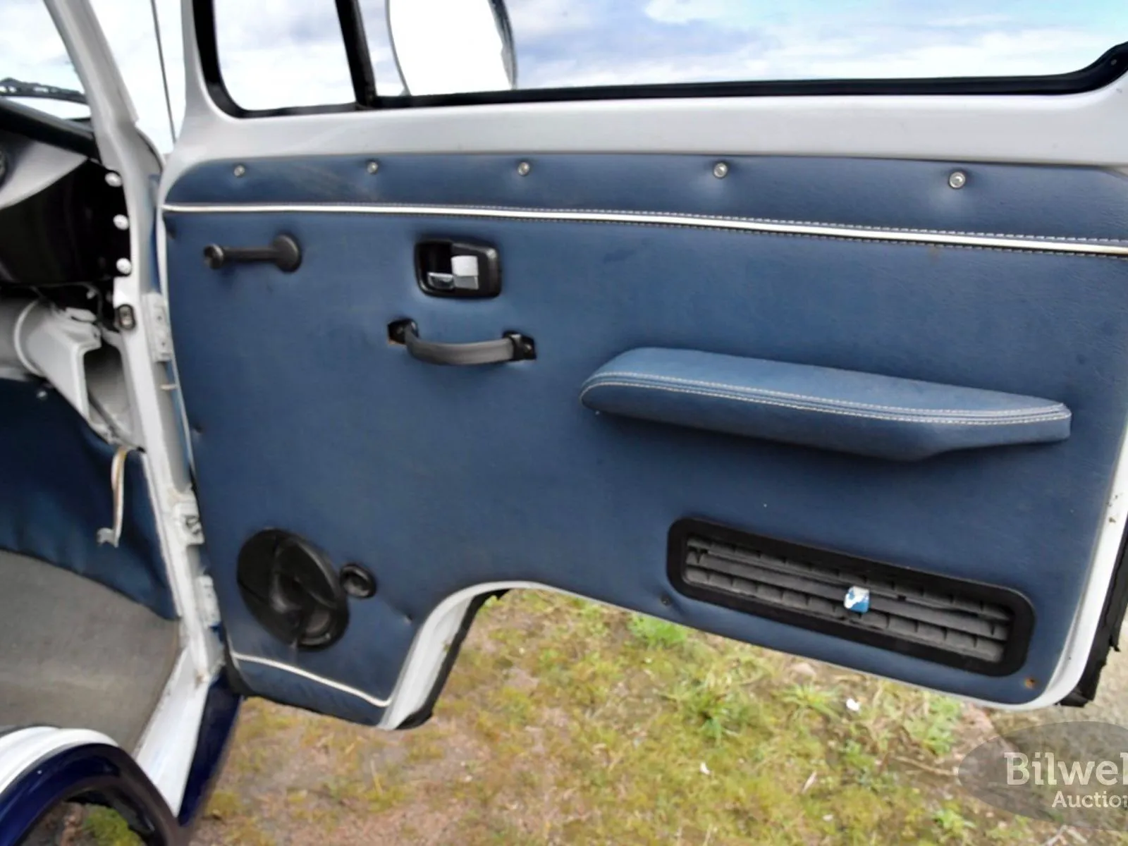 Vehicle image 20