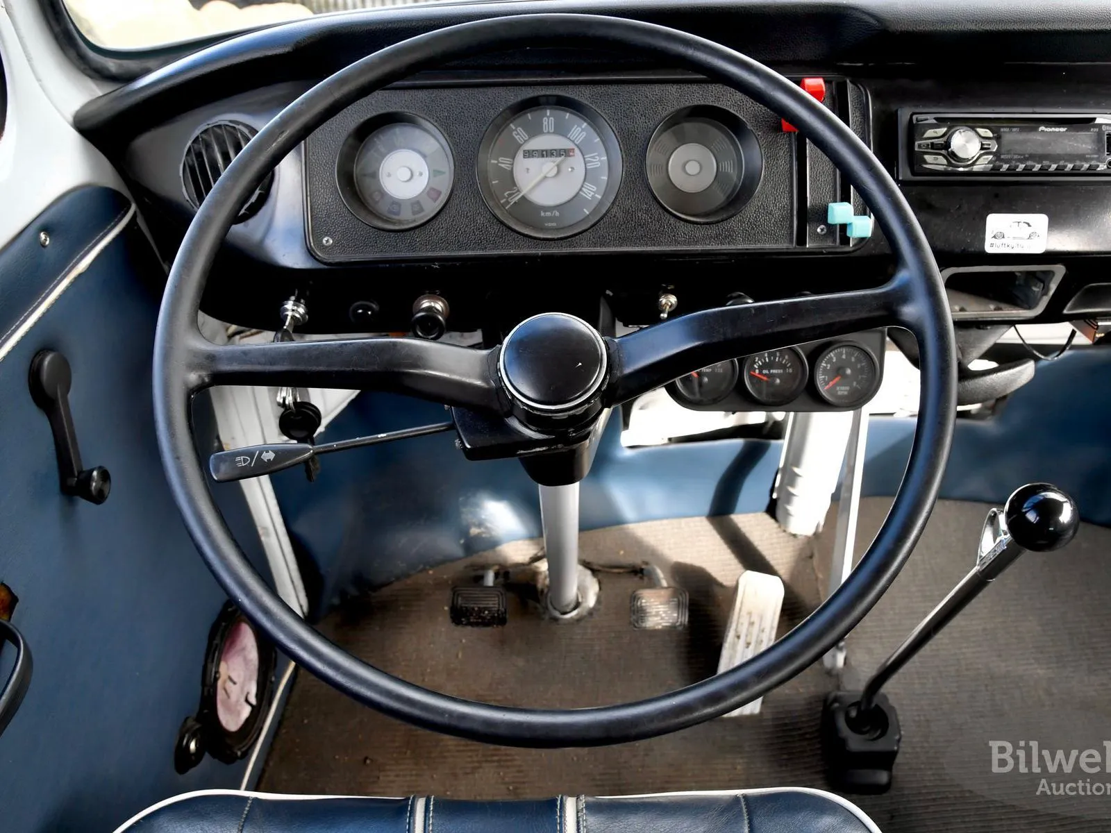 Vehicle image 36