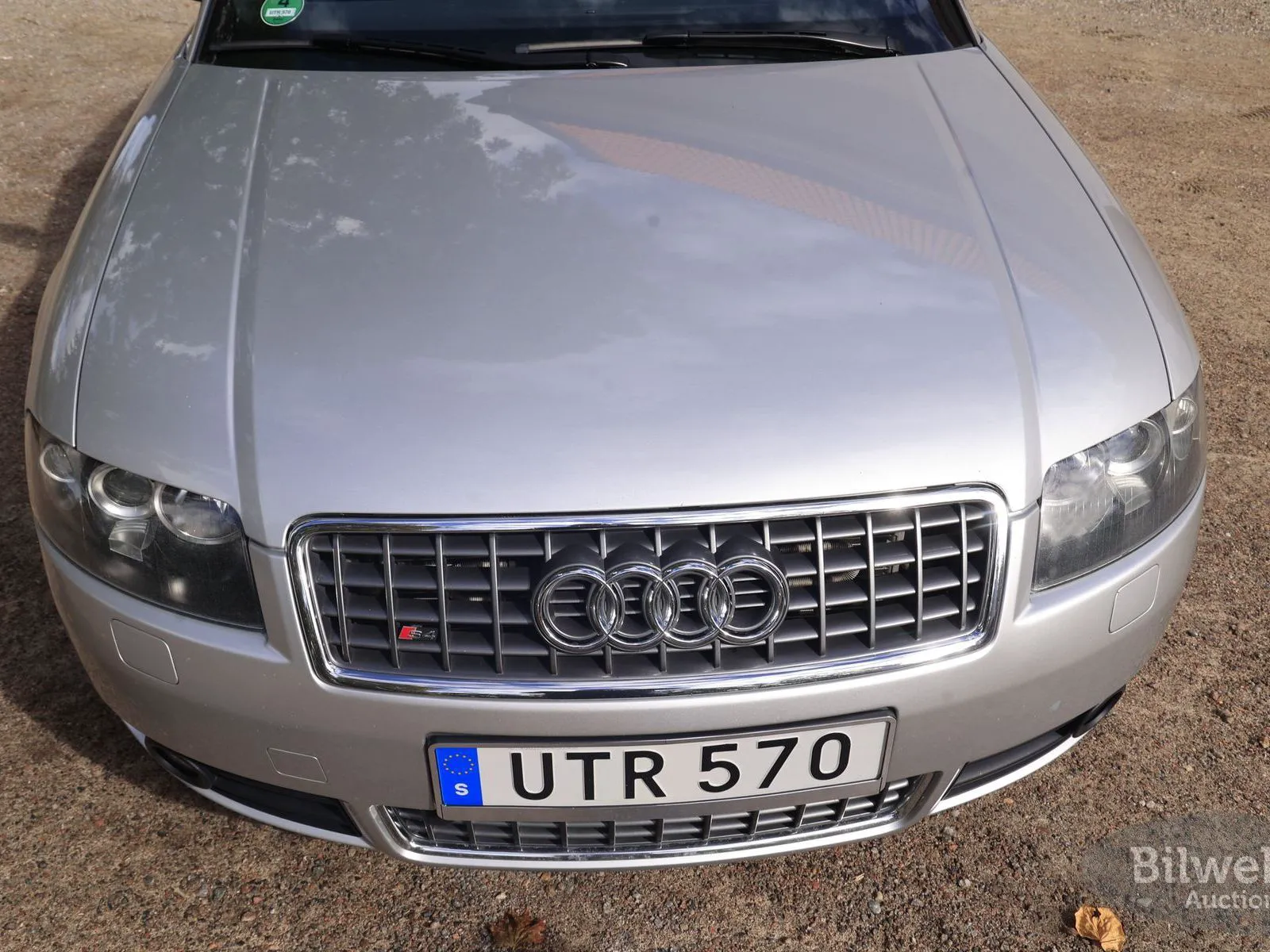 Vehicle image 27