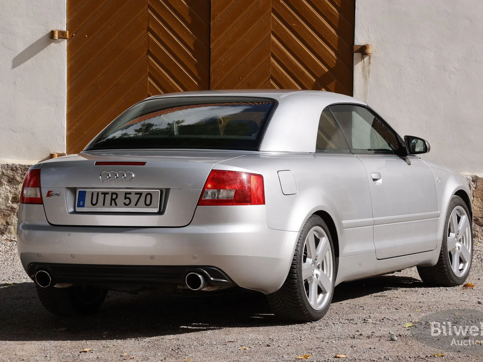 Vehicle image 11
