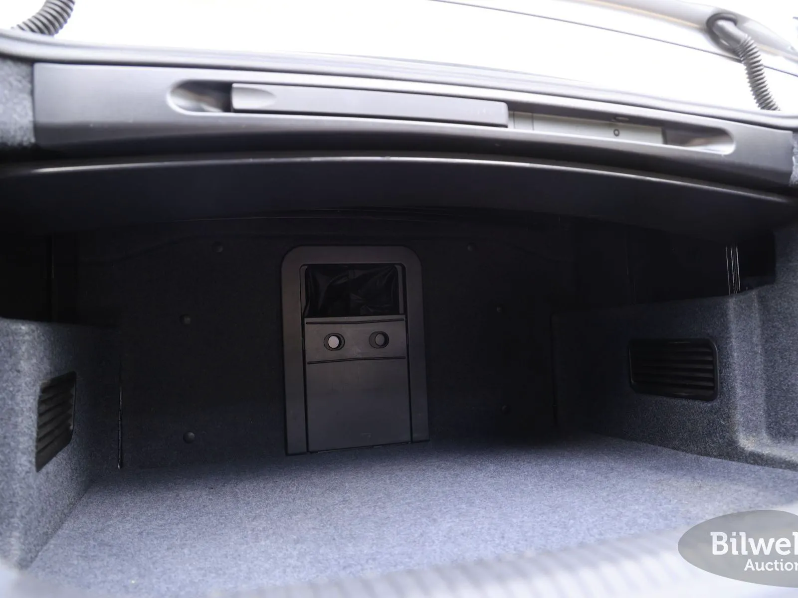 Vehicle image 60