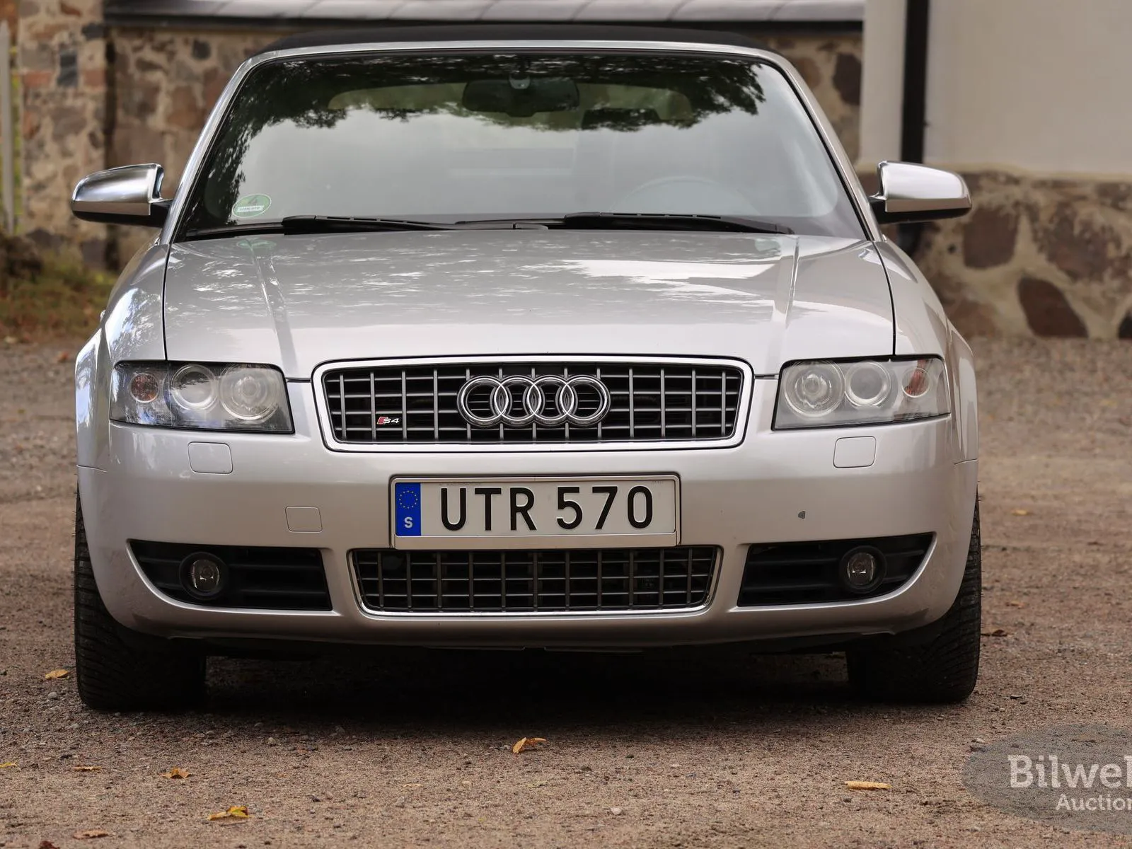 Vehicle image 24