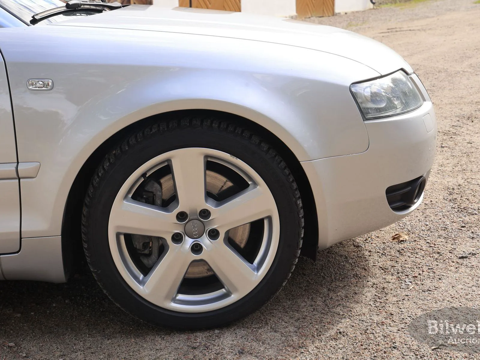 Vehicle image 35