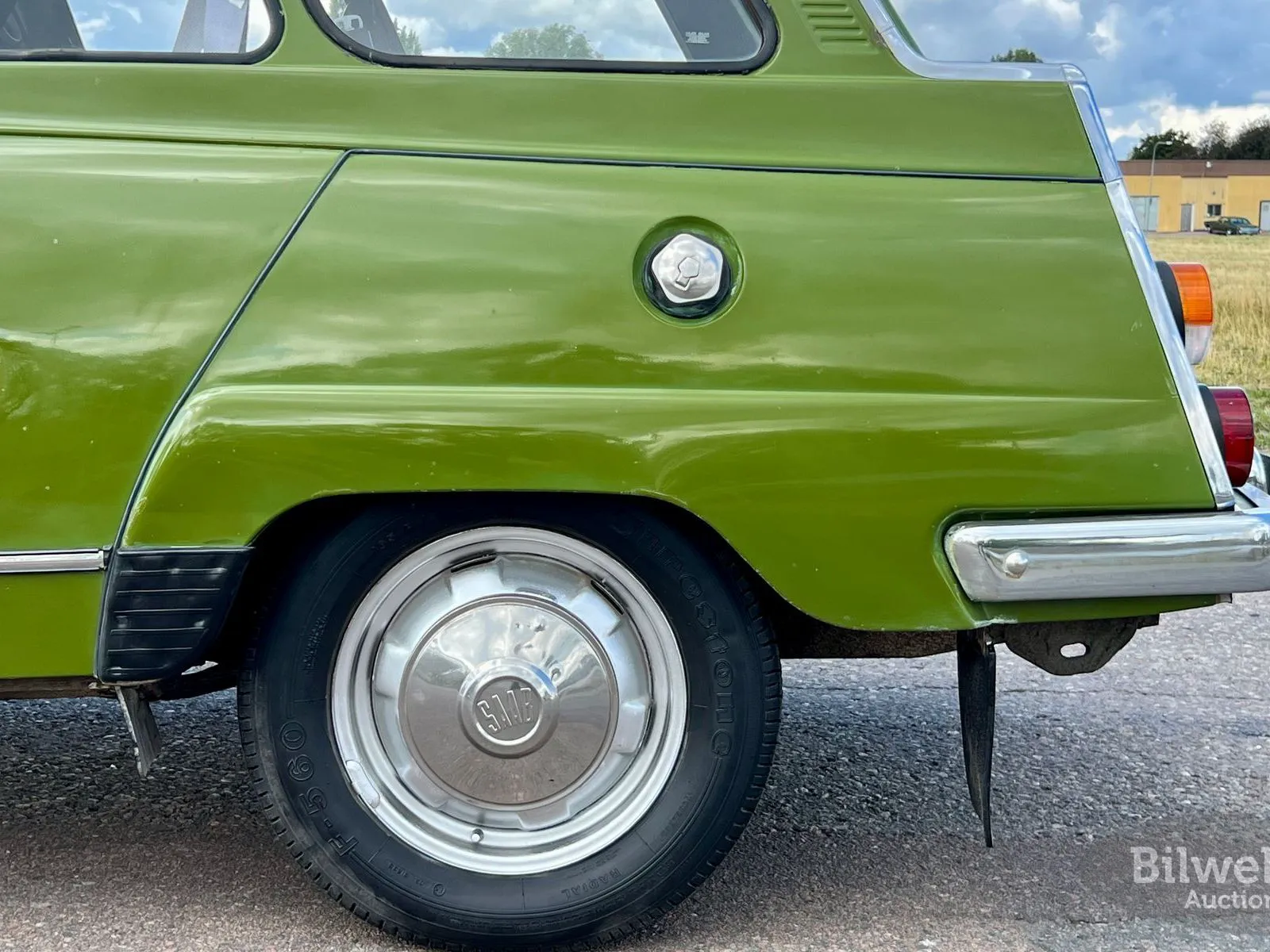 Vehicle image 70