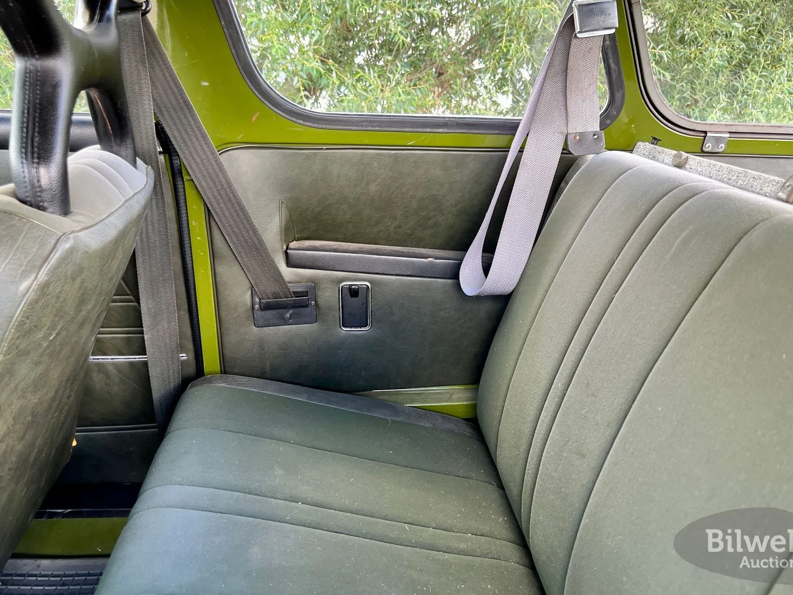 Vehicle image 30