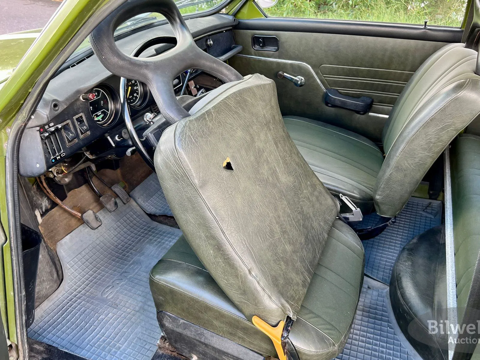 Vehicle image 18