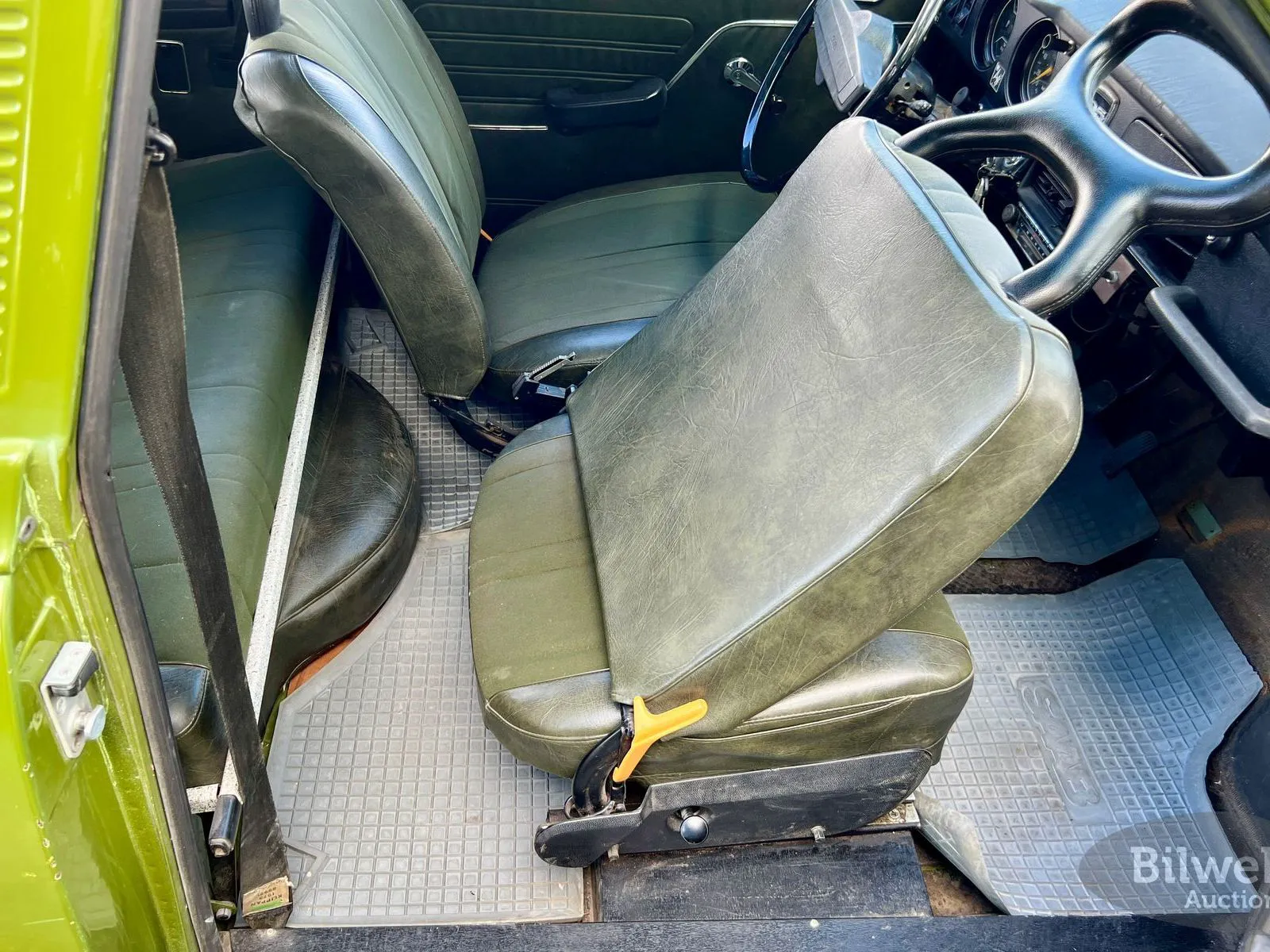 Vehicle image 33