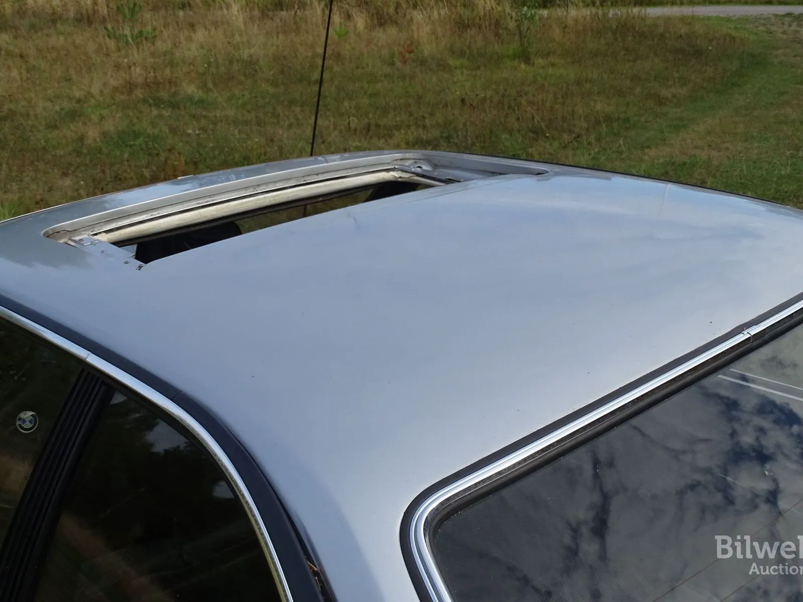 Vehicle image 30