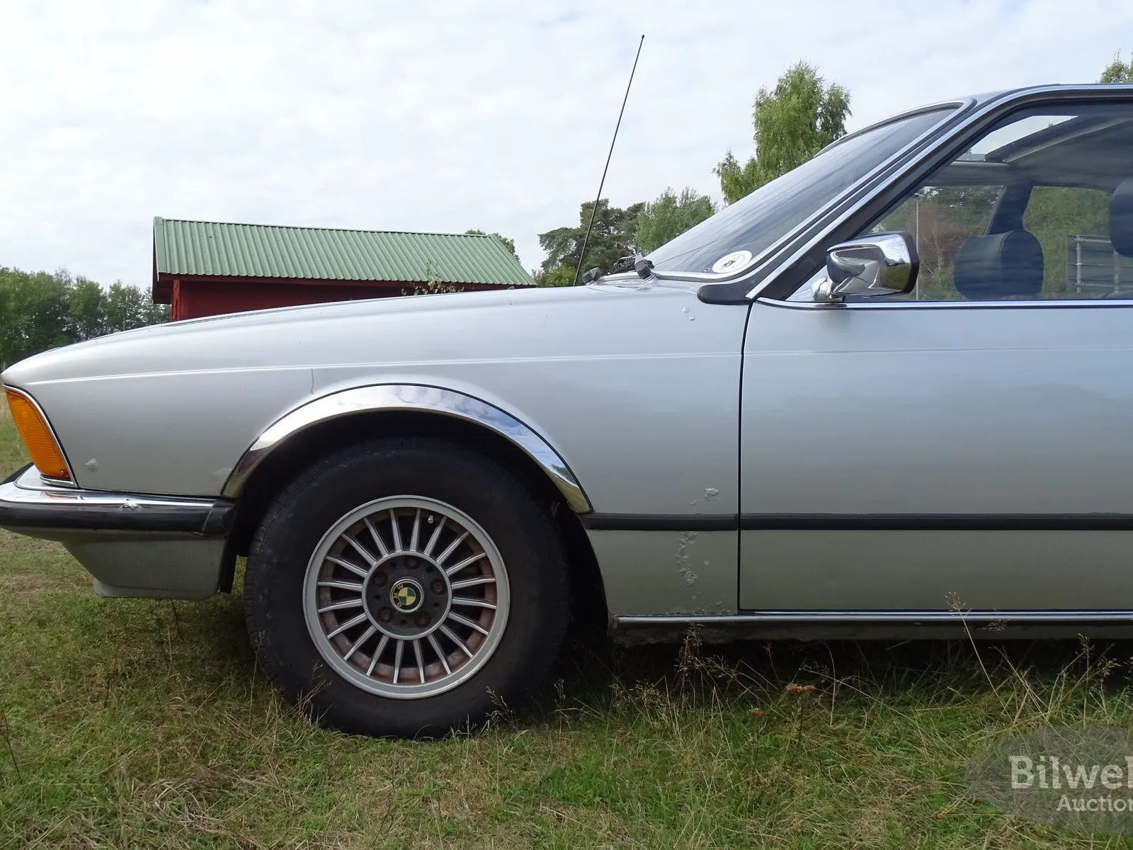 Vehicle image 18