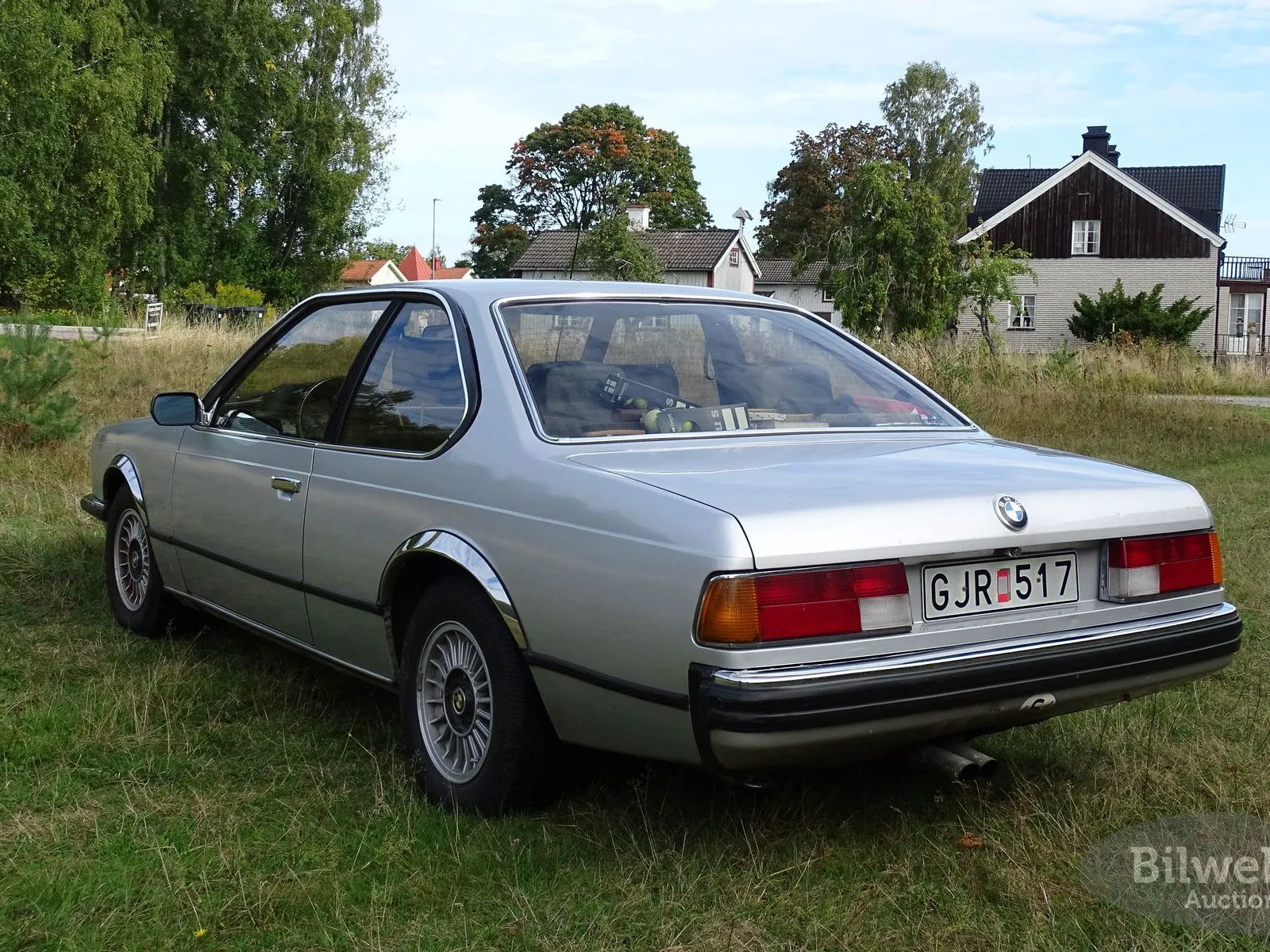 Vehicle image 26